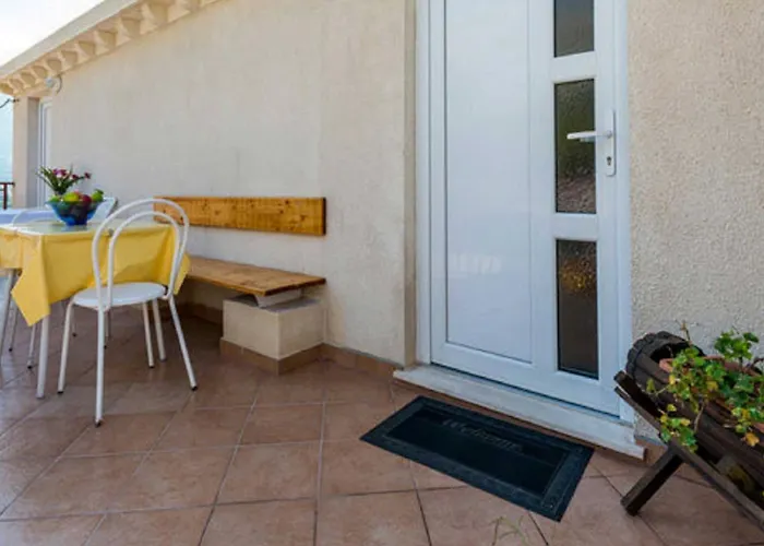 Fontana Apartment *